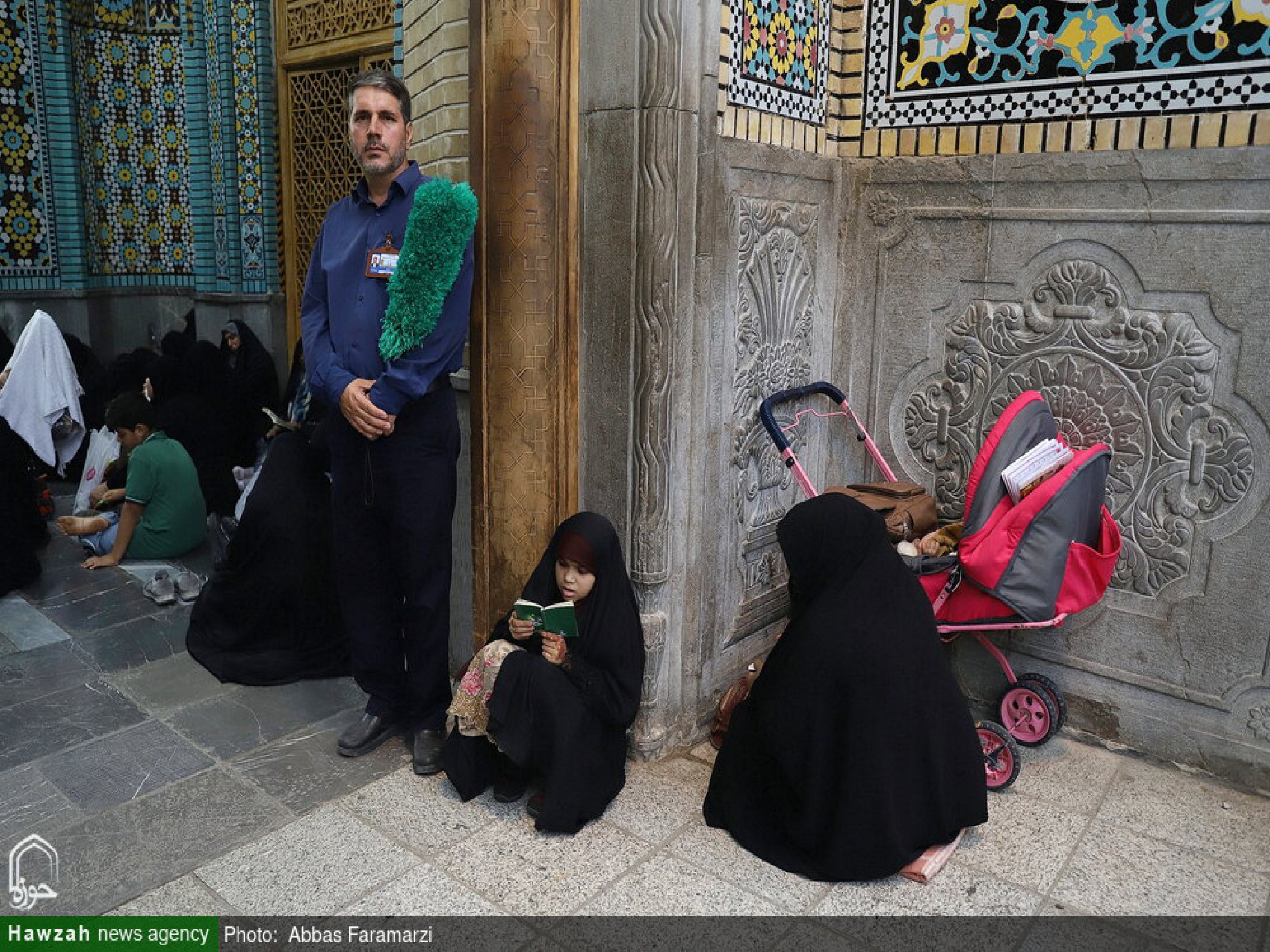 مراسم قرائت دعای پرفیض عرفه در حرم مطهر کریمه اهل بیت حضرت فاطمه معصومه (سلام الله علیها)